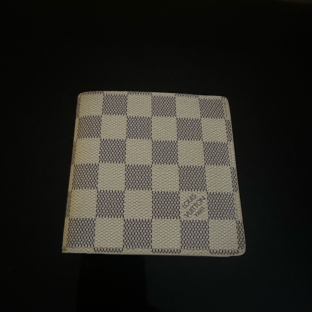 Louis Vuitton Men’s Damier Azur Wallet
